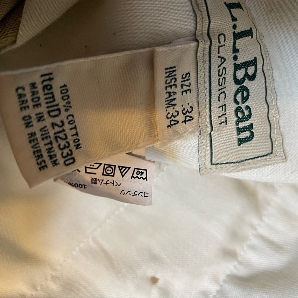 L.L. Bean Men’s Classic Fit 34x32 (measured) Khakis 3710 - Picture 3 of 5
